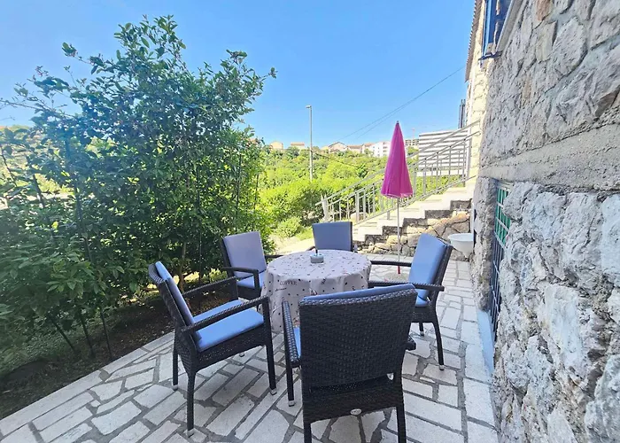 Apartament In 50834 *