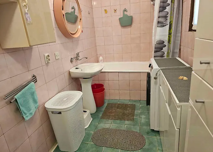 Apartament In 50834